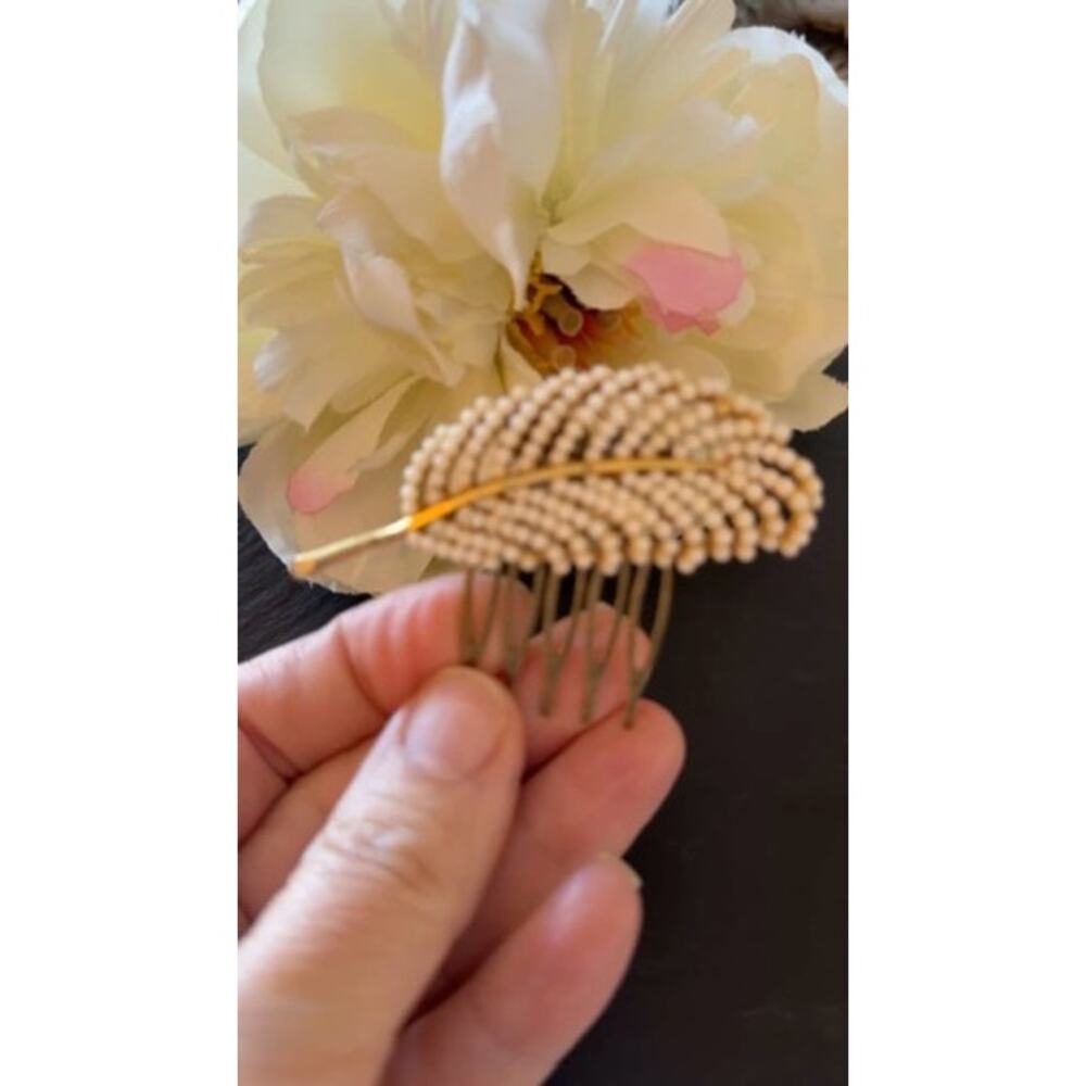 Bridal Hair Comb Ivory Beaded Leaf White Accessory Vintage Wedding Clip - Picture 3 of 4